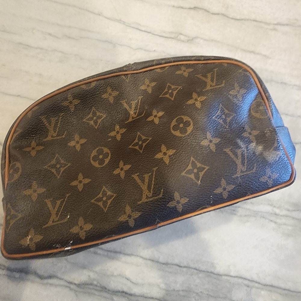 Louis vuitton toiletry bag 25